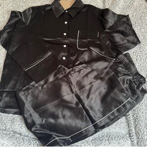 NEW Elegant Black Satin Pajama Set XLA